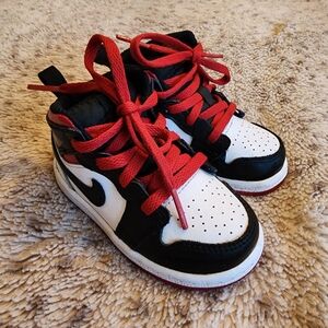 Jordan Kids Black and White Sneakers with Red Laces